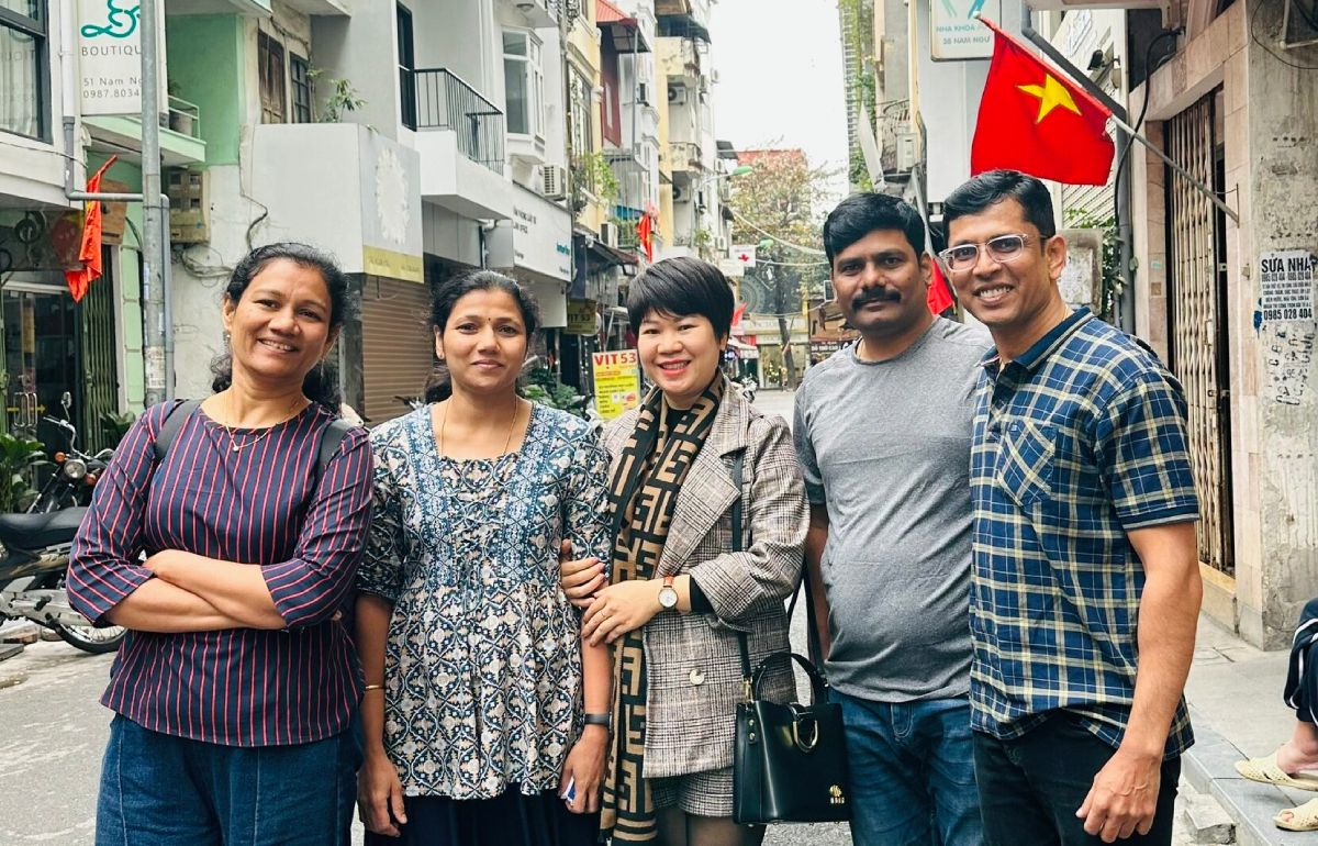 Vietnam Happy Trips Team